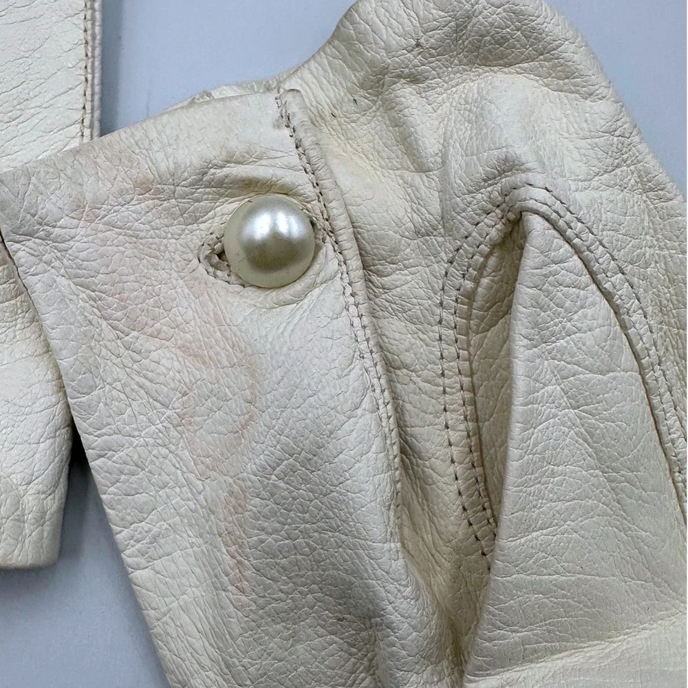 Vintage Aris of Paris Ivory Kidskin Leather Pearl Snap Gloves Womens Sz 7.5